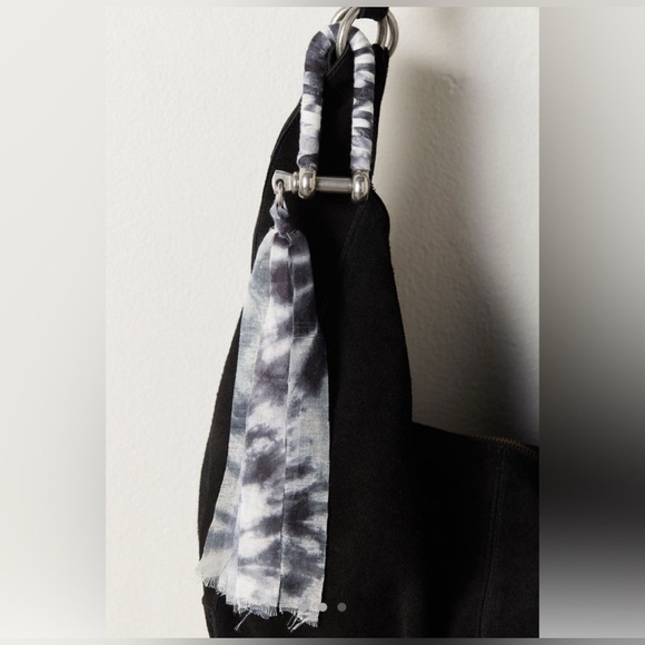 Free People Tie-Dye Wrapped Carabiner Bag Charm GUC - Picture 1 of 7